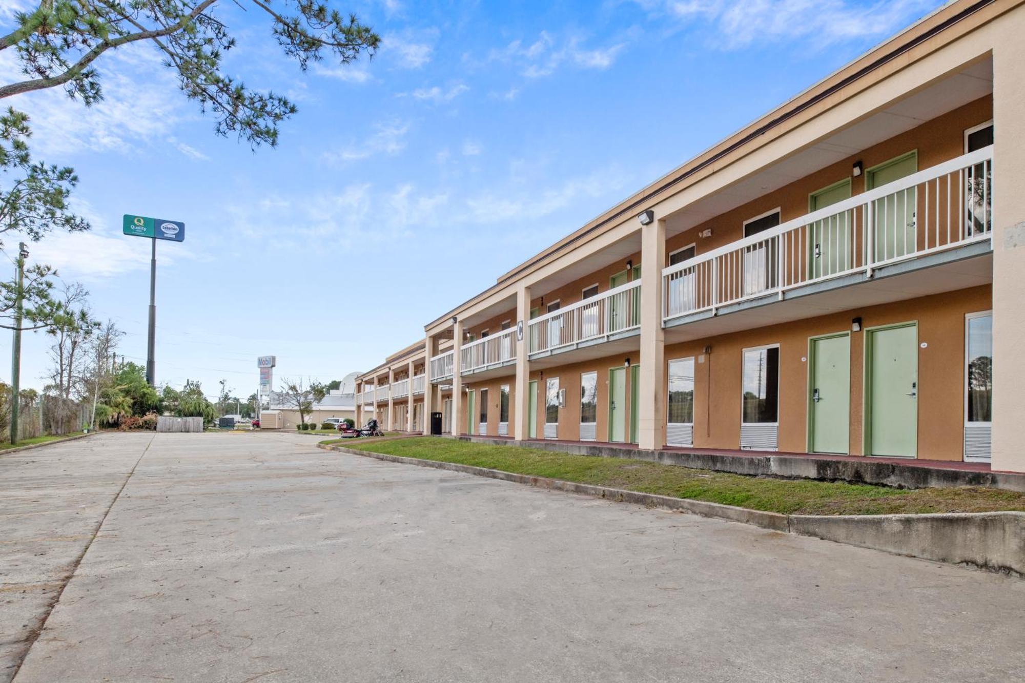 Suburban Studios Hotel Kingsland Near I-95 Exterior photo